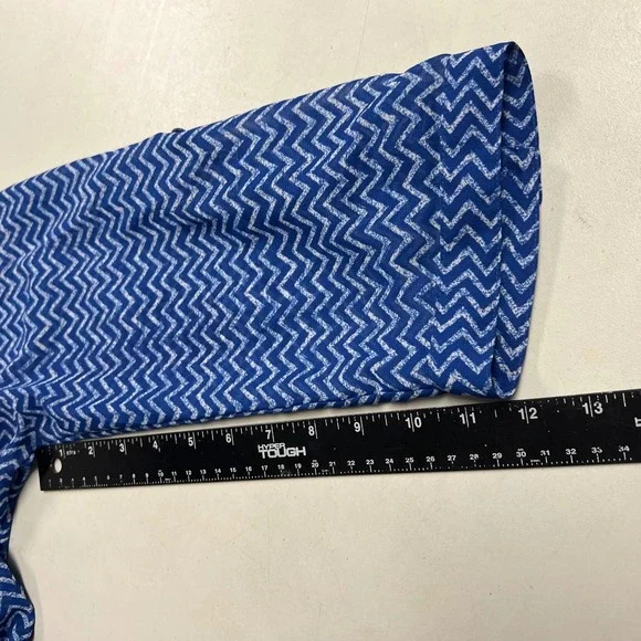 MAURICES Women's Blue White "Chevron Style"Top Blouse Tunic Size Large - Picture 5 of 9